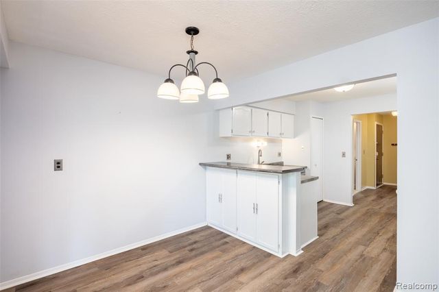 1693 Riverside Drive 3, Rochester Hills, MI 48309