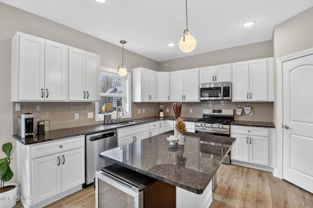 28970 Simmons Road, Perrysburg, OH 43551