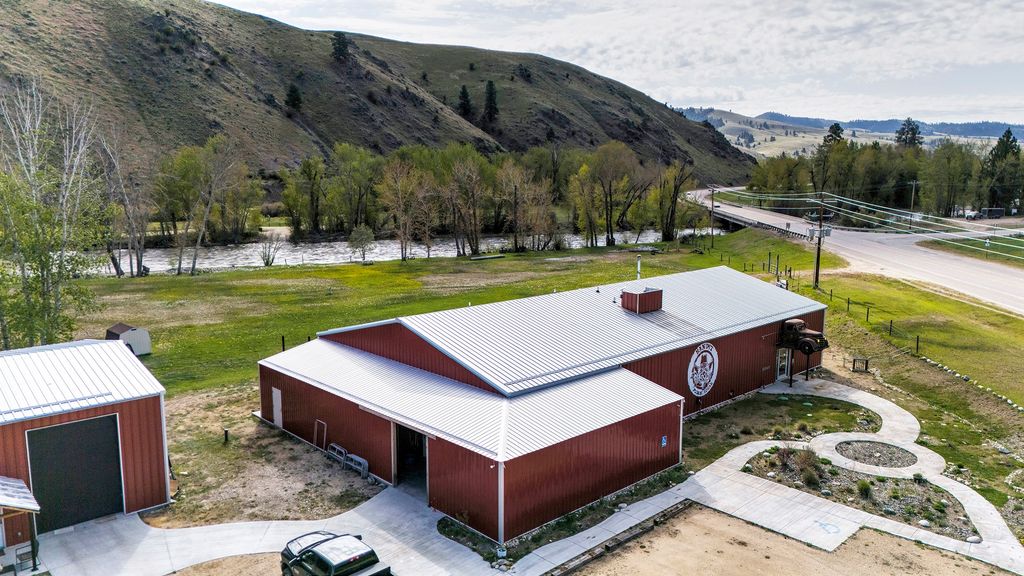 125 Hannon Lane, Darby, MT 59829