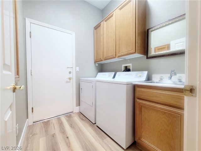 9429 Mountainair Avenue, Las Vegas, NV 89134