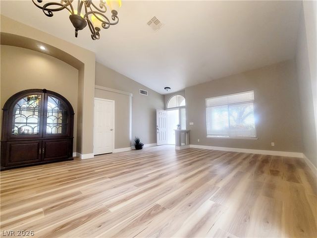 9429 Mountainair Avenue, Las Vegas, NV 89134