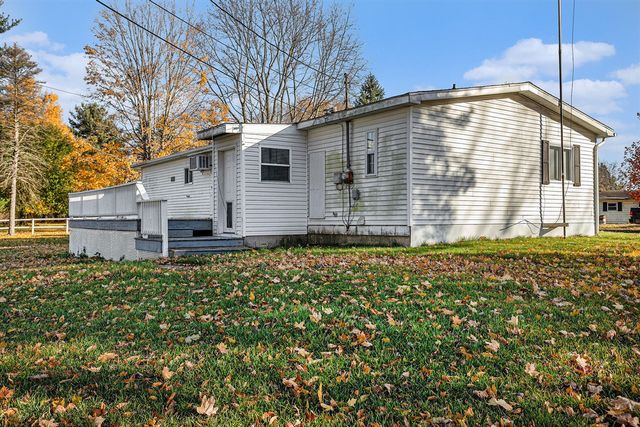 69617 Eisenhower Rd Road, Sturgis, MI 49091