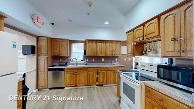 3902 Cuthbertson Street, Flint, MI 48507