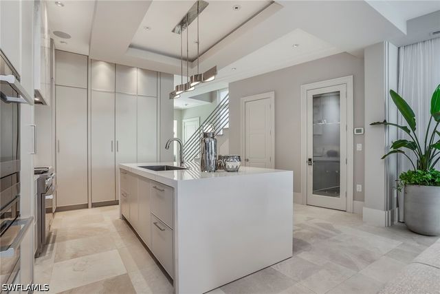 32 6th ST S, Naples, FL 34102