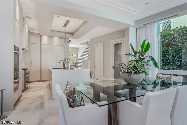 32 6th ST S, Naples, FL 34102