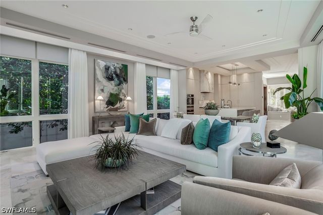 32 6th ST S, Naples, FL 34102