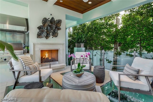 32 6th ST S, Naples, FL 34102