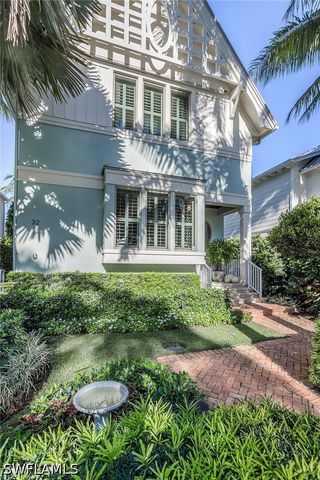 32 6th ST S, Naples, FL 34102