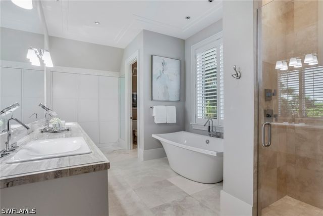 32 6th ST S, Naples, FL 34102