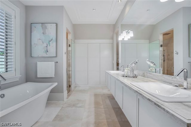 32 6th ST S, Naples, FL 34102