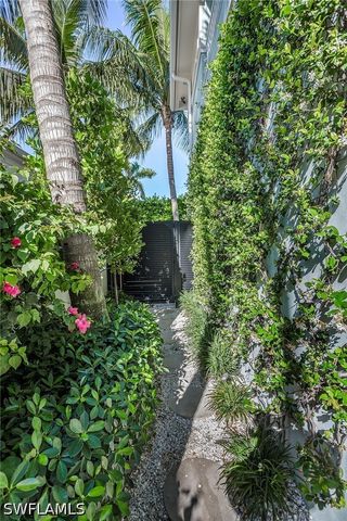 32 6th ST S, Naples, FL 34102