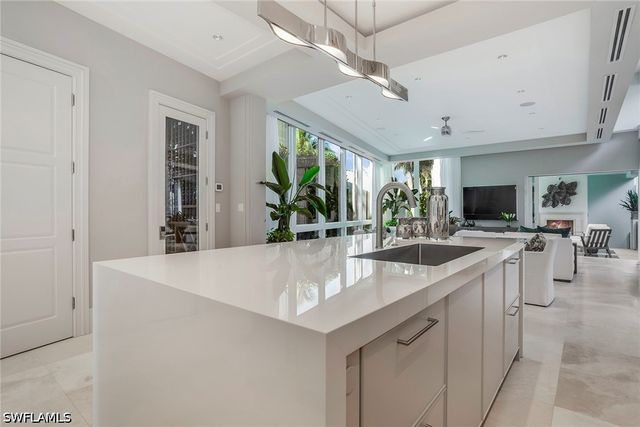 32 6th ST S, Naples, FL 34102