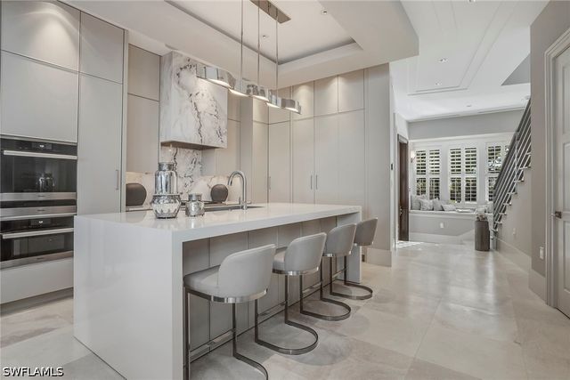 32 6th ST S, Naples, FL 34102