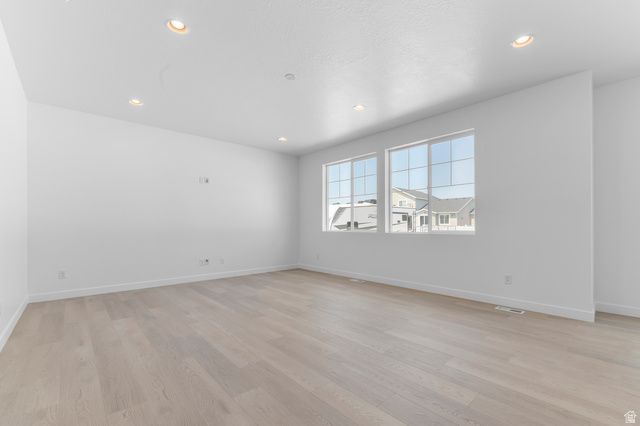 1264 W 2375 S, Syracuse, UT 84075