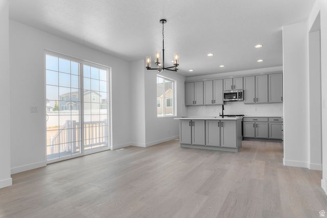 1264 W 2375 S, Syracuse, UT 84075