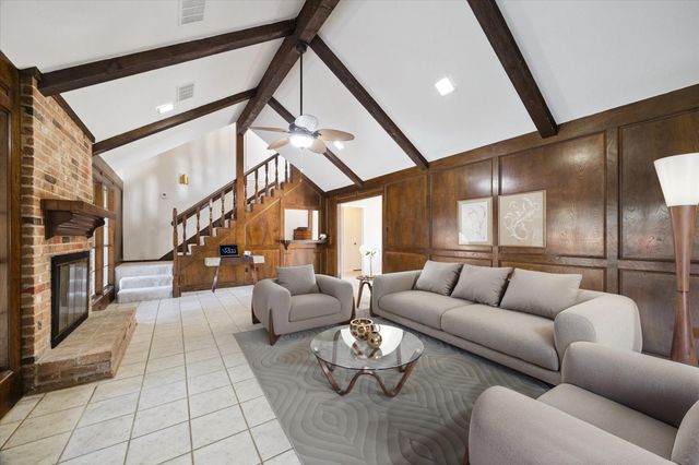 2307 Willow Point Drive, Kingwood, TX 77339