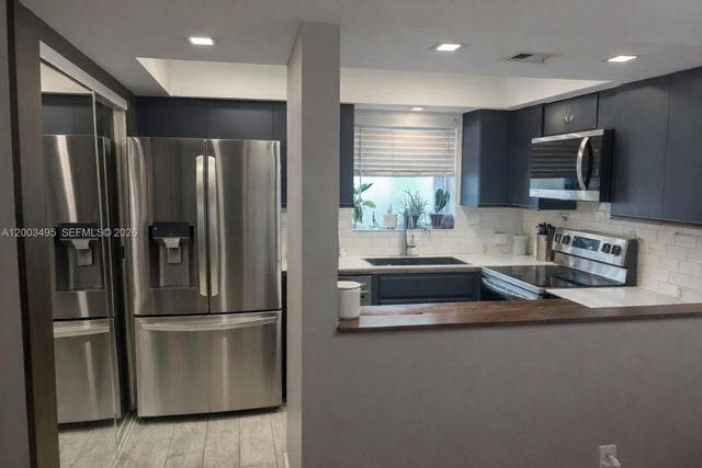 201 NW 7th St 103, Miami, FL 33136