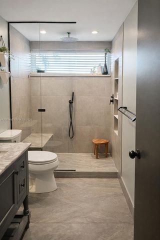 201 NW 7th St 103, Miami, FL 33136