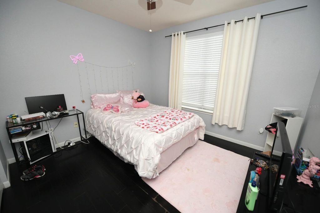 Image 16 of property listing at 860 N ORANGE AVENUE 213, Orlando, FL 32801