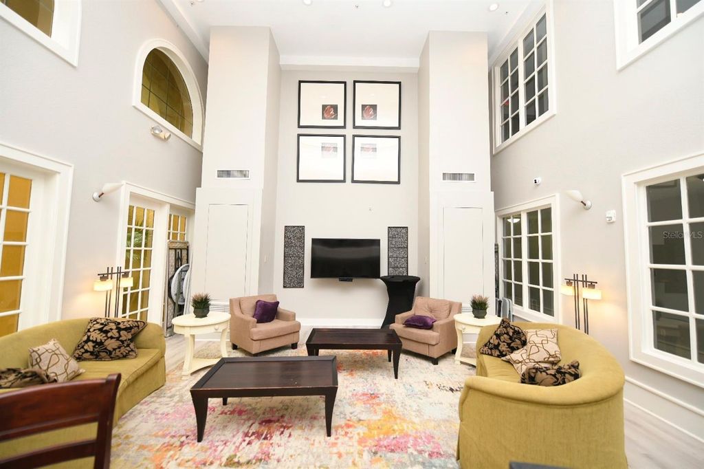 Image 5 of property listing at 860 N ORANGE AVENUE 213, Orlando, FL 32801