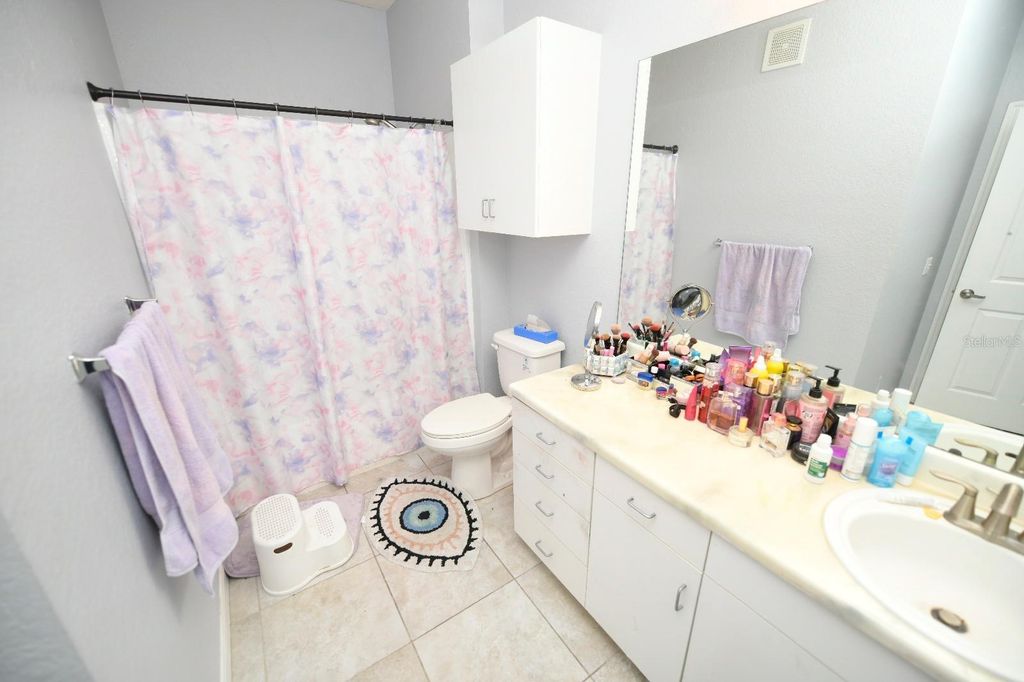Image 9 of property listing at 860 N ORANGE AVENUE 213, Orlando, FL 32801
