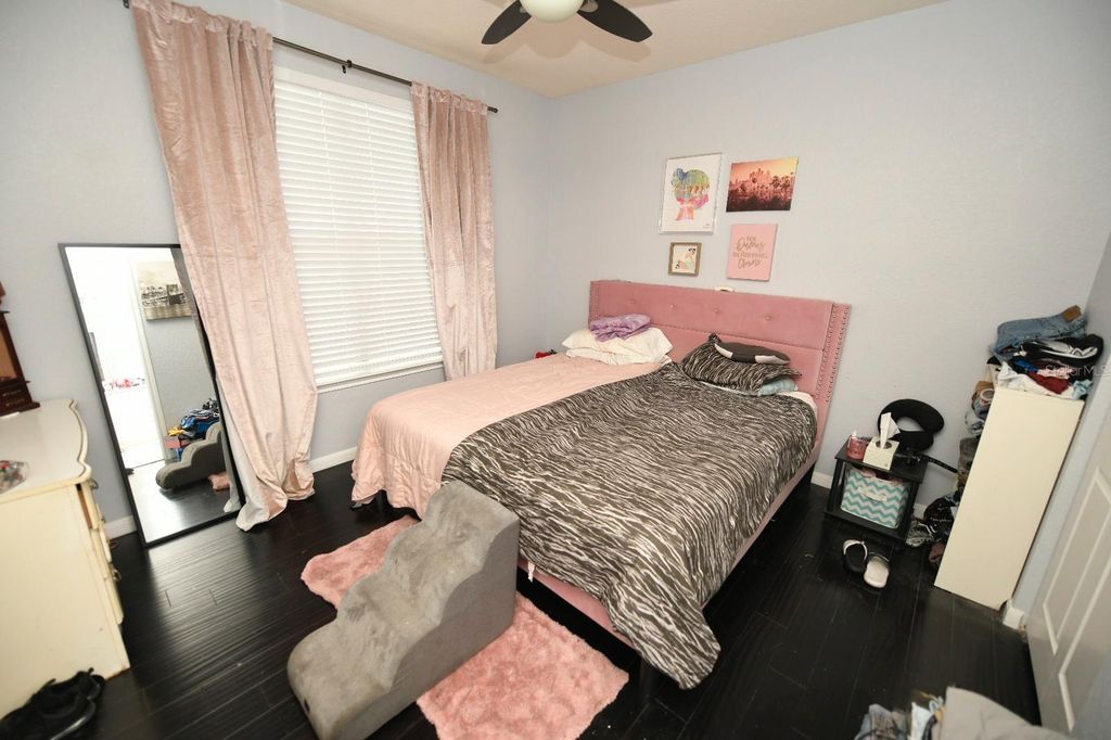 Image 10 of property listing at 860 N ORANGE AVENUE 213, Orlando, FL 32801