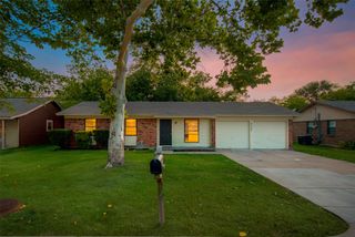 5905 Gayle Drive, Watauga, TX 76148