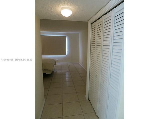 205 LAKEVIEW DR 202, Weston, FL 33326