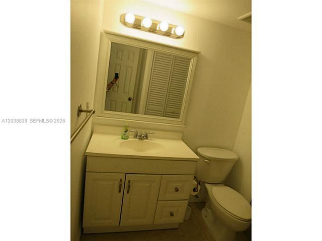 205 LAKEVIEW DR 202, Weston, FL 33326