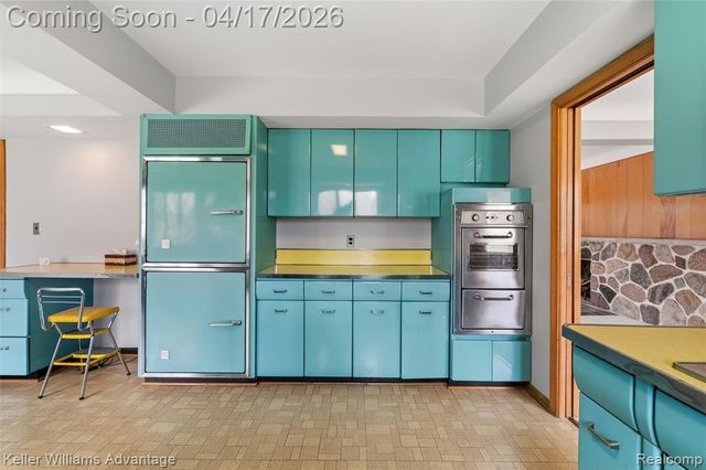 34550 Freedom Road, Farmington, MI 48335