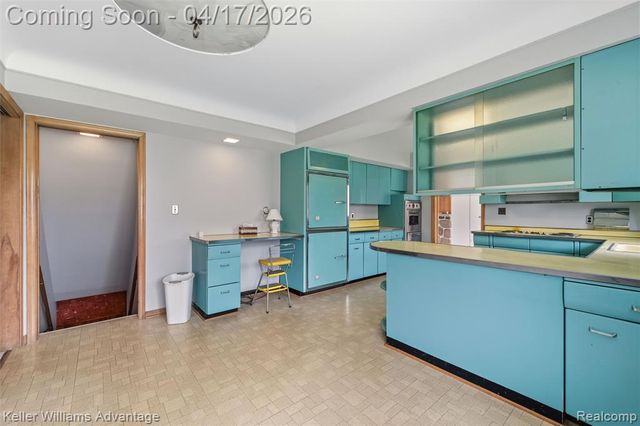 34550 Freedom Road, Farmington, MI 48335