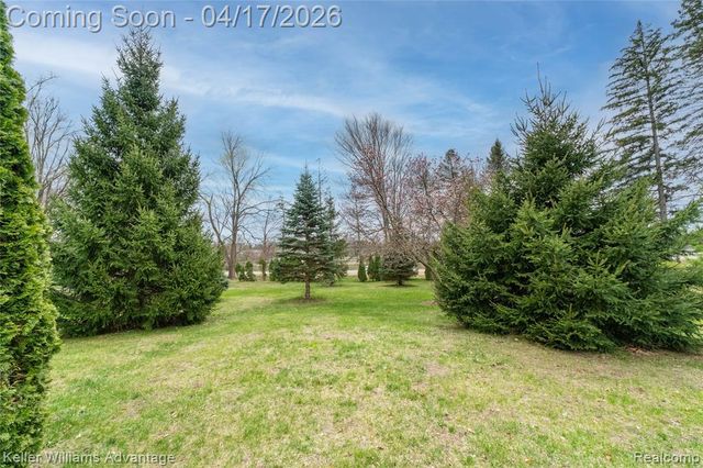 34550 Freedom Road, Farmington, MI 48335