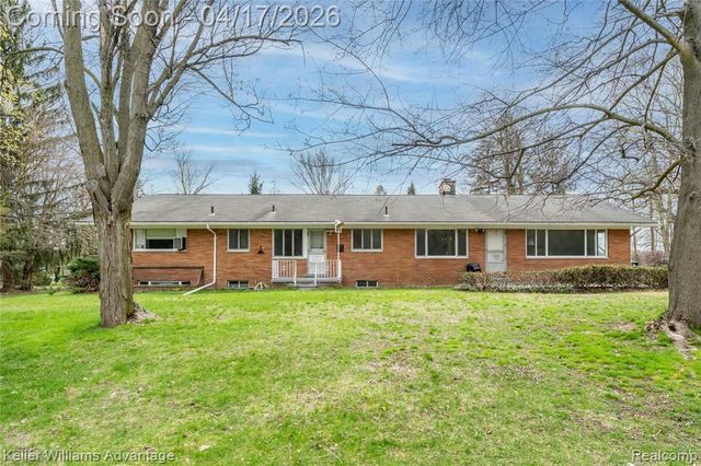 34550 Freedom Road, Farmington, MI 48335