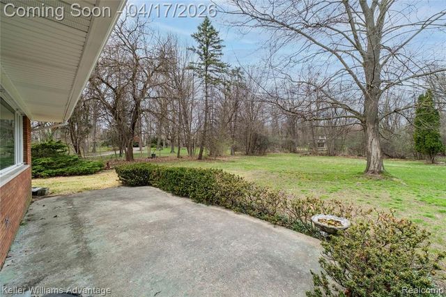 34550 Freedom Road, Farmington, MI 48335