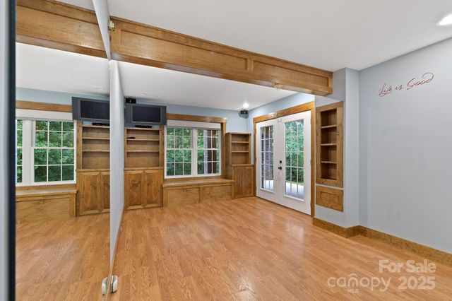 21 Hope Road, Weaverville, NC 28787