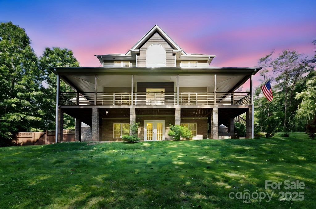 21 Hope Road, Weaverville, NC 28787