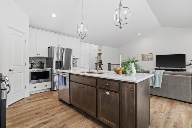 364 Kiddle LANE, Union Grove, WI 53182