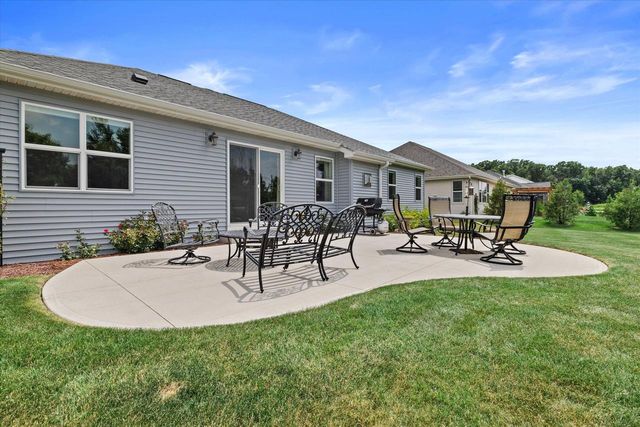 364 Kiddle LANE, Union Grove, WI 53182