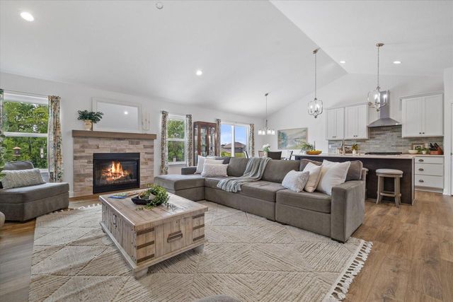 364 Kiddle LANE, Union Grove, WI 53182