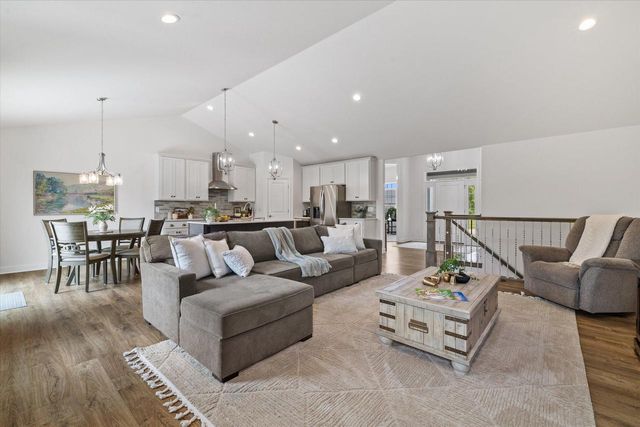 364 Kiddle LANE, Union Grove, WI 53182