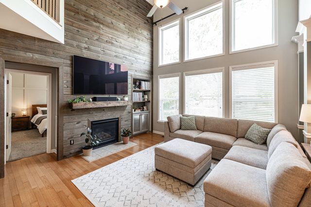1077 Avery Trace Cir, Hendersonville, TN 37075