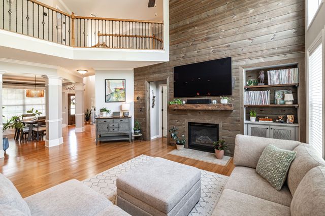 1077 Avery Trace Cir, Hendersonville, TN 37075