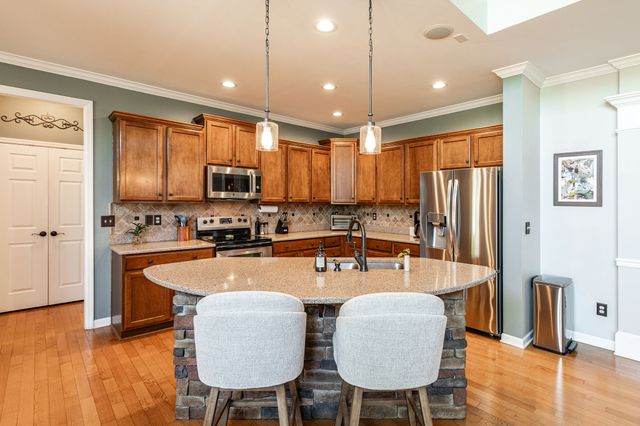 1077 Avery Trace Cir, Hendersonville, TN 37075
