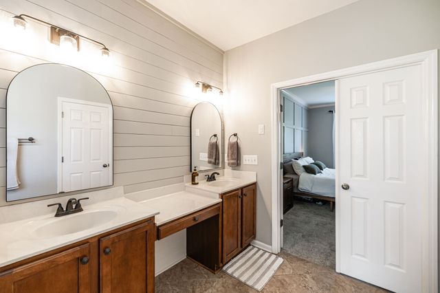 1077 Avery Trace Cir, Hendersonville, TN 37075