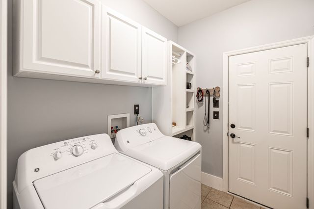 1077 Avery Trace Cir, Hendersonville, TN 37075