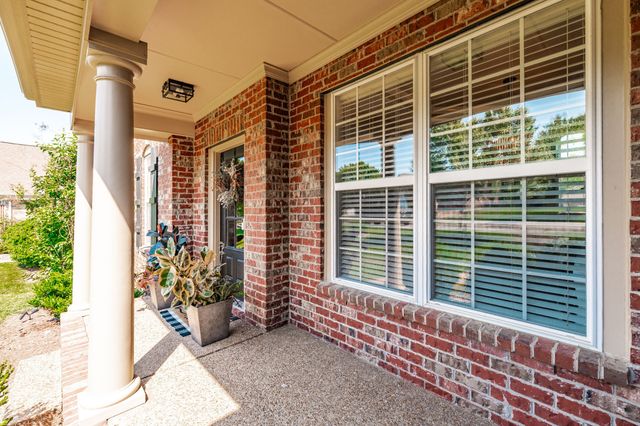 1077 Avery Trace Cir, Hendersonville, TN 37075