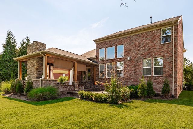1077 Avery Trace Cir, Hendersonville, TN 37075