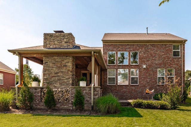 1077 Avery Trace Cir, Hendersonville, TN 37075