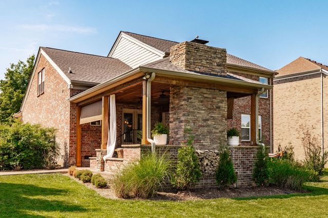1077 Avery Trace Cir, Hendersonville, TN 37075