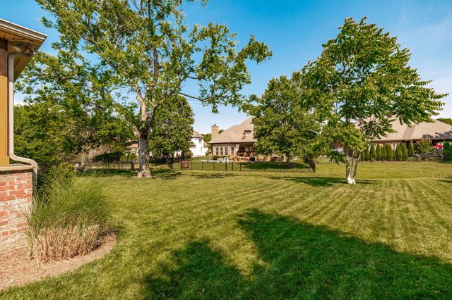1077 Avery Trace Cir, Hendersonville, TN 37075